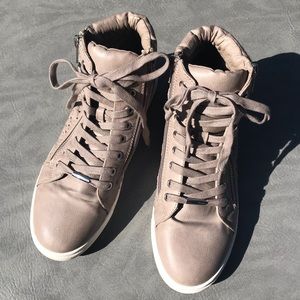 Steve Madden White Sole Taupe Zip Up Hi-Tops Sz 10